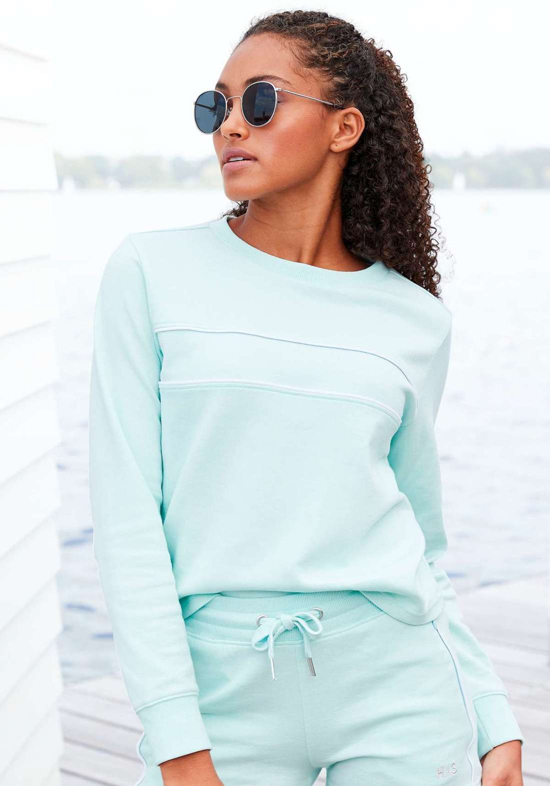 Толстовка с кантом