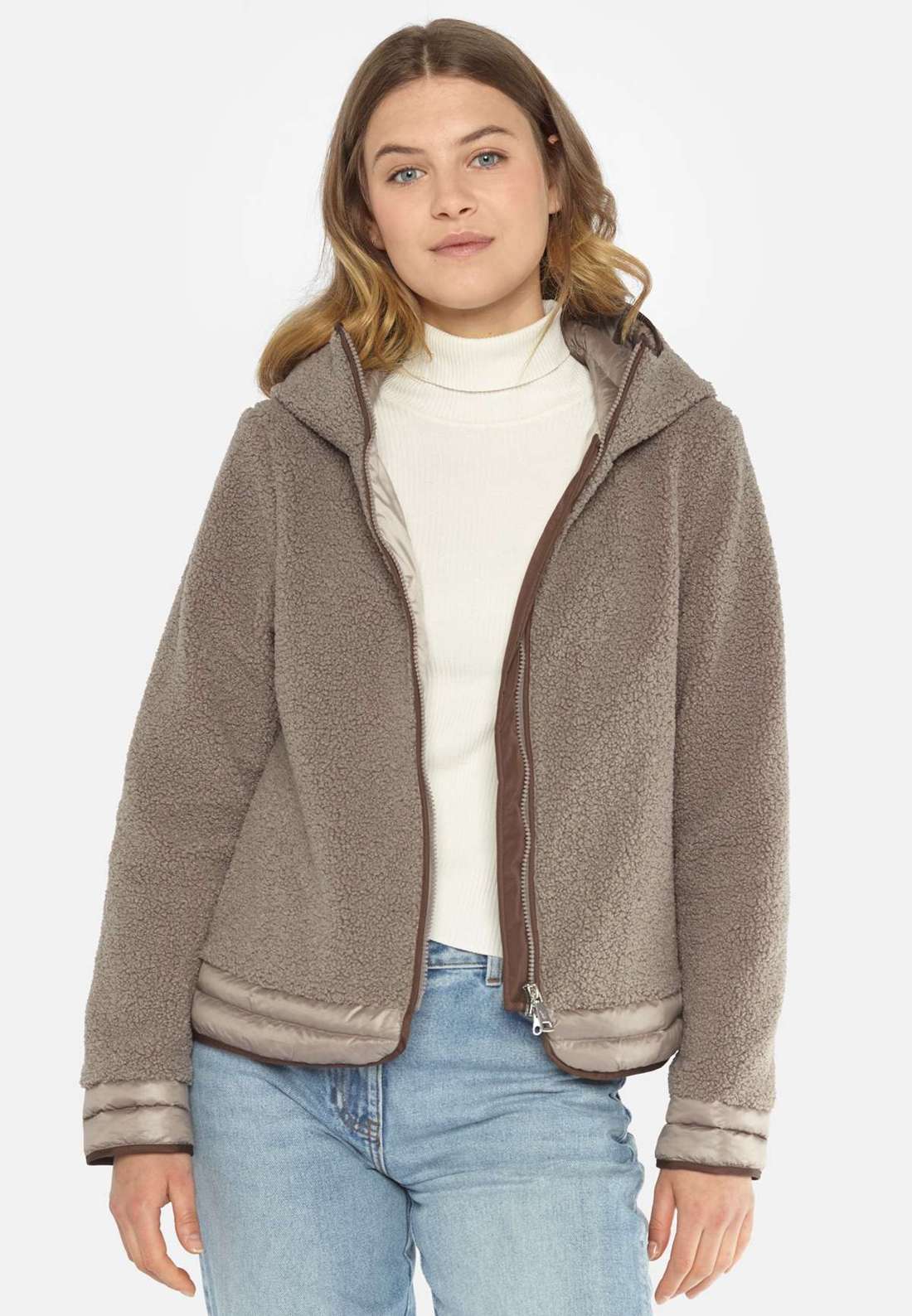 Стеганая куртка с капюшоном Jacke Mit Solarballsfüllung