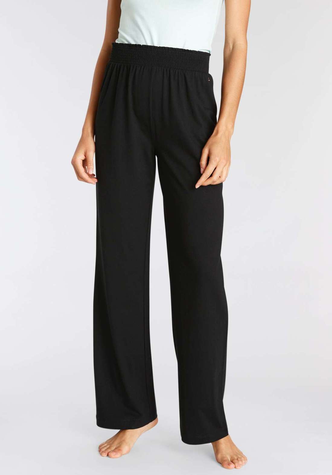 Широкие пижамные штаны