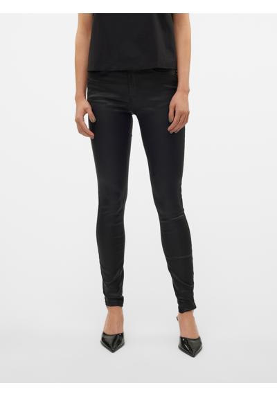 Джинсы скинни из искусственной кожи с покрытием... VMFLASH MR SKINNY COATED PANTS NOOS