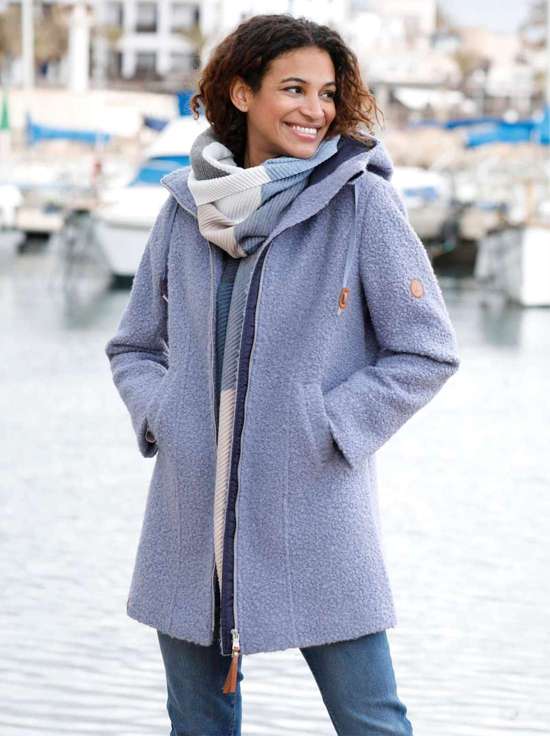 Длинная куртка с капюшоном