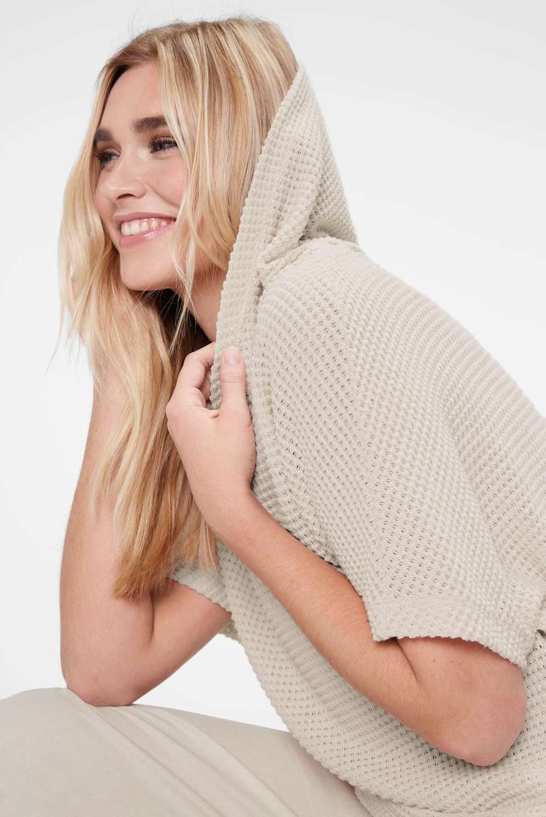 Худи со спущенными плечами