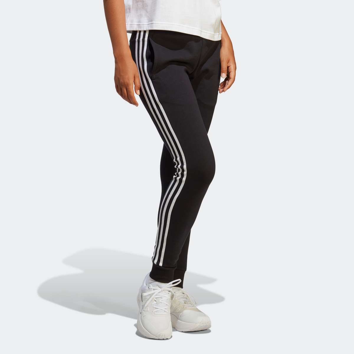 Спортивные брюки ESSENTIALS 3STREIFEN FRENCH TERRY CUFFED HOSE