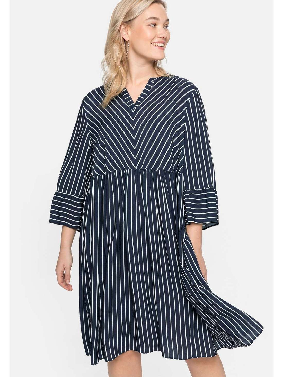 Платье с принтом в полоску Große Größen