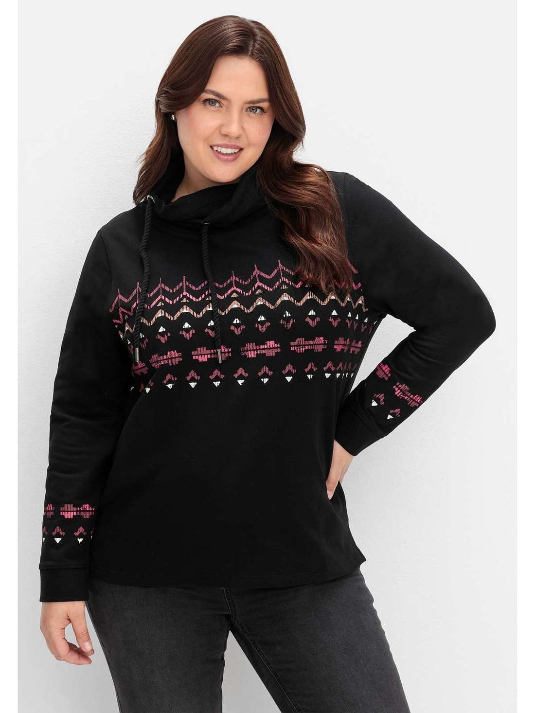 Толстовка с норвежским принтом и широким воротником-стойкой. Große Größen