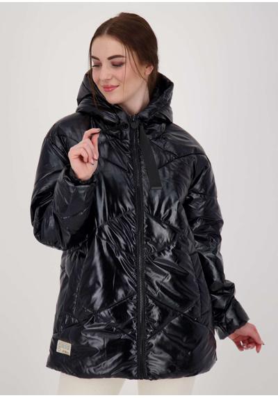 Стеганая куртка, также доступна в больших размерах.