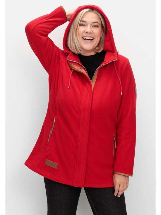 Флисовая куртка с капюшоном и контрастными деталями. Große Größen