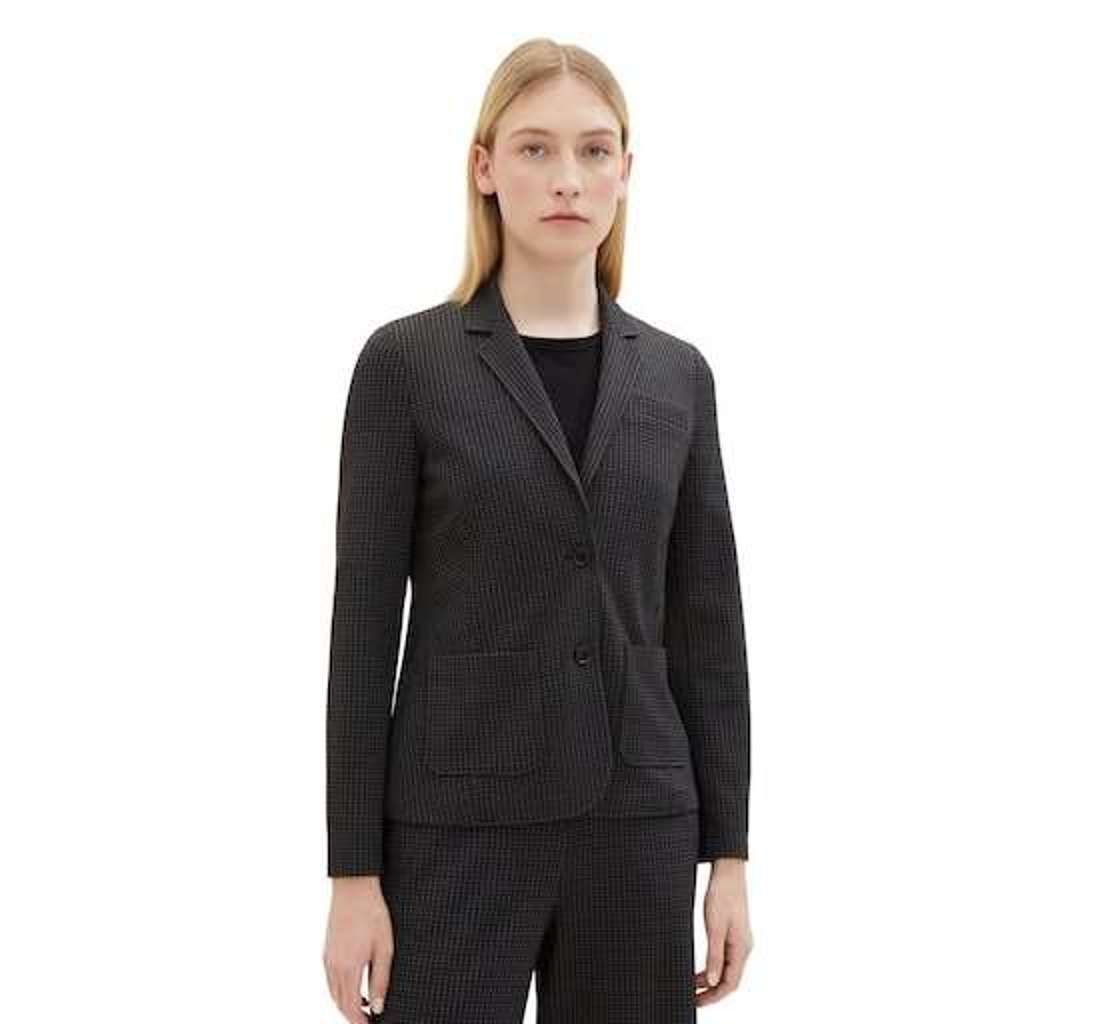 Короткий пиджак с мелким клетчатым узором