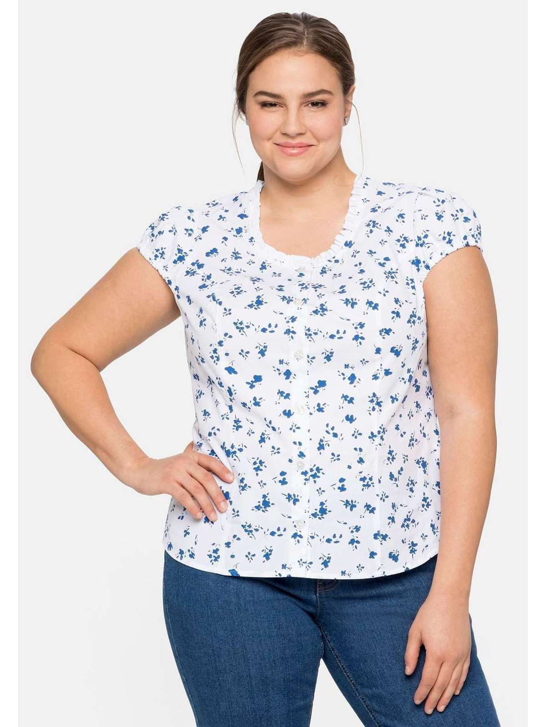 Традиционная блузка с узкими рюшами и рукавами-буфами. Große Größen