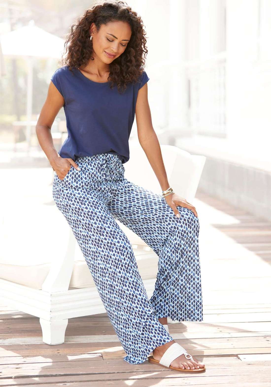 Широкий комбинезон с карманами