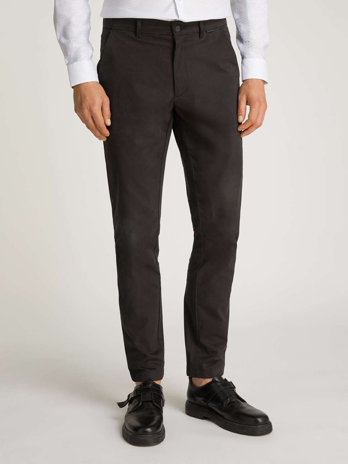 Брюки-чиносы с нашивкой-логотипом SATEEN STRETCH SLIM CHINO