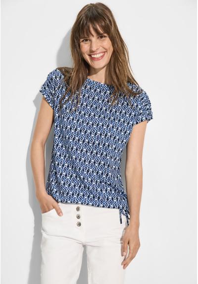 Футболка с вырезом «лодочка»