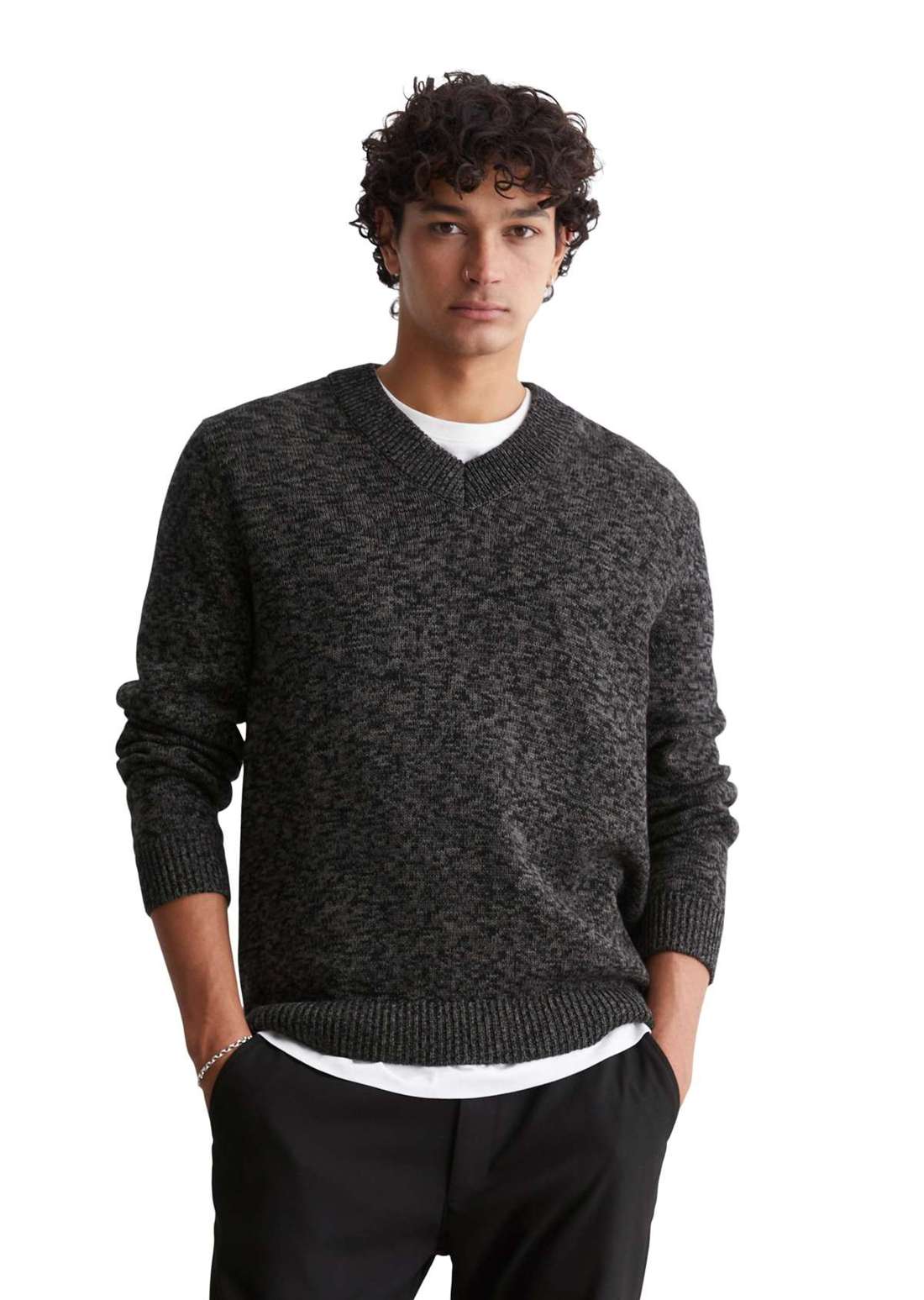 свитер с V-образным вырезом aus zweifarbigem Bio-Baumwoll-Garn