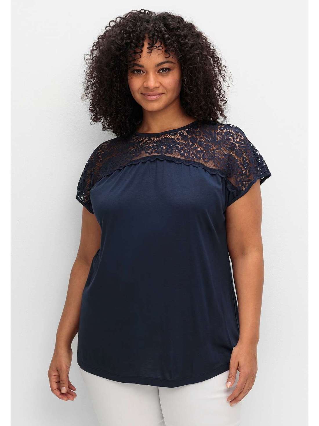 Кружевная рубашка с кружевной кокеткой на плечах Große Größen