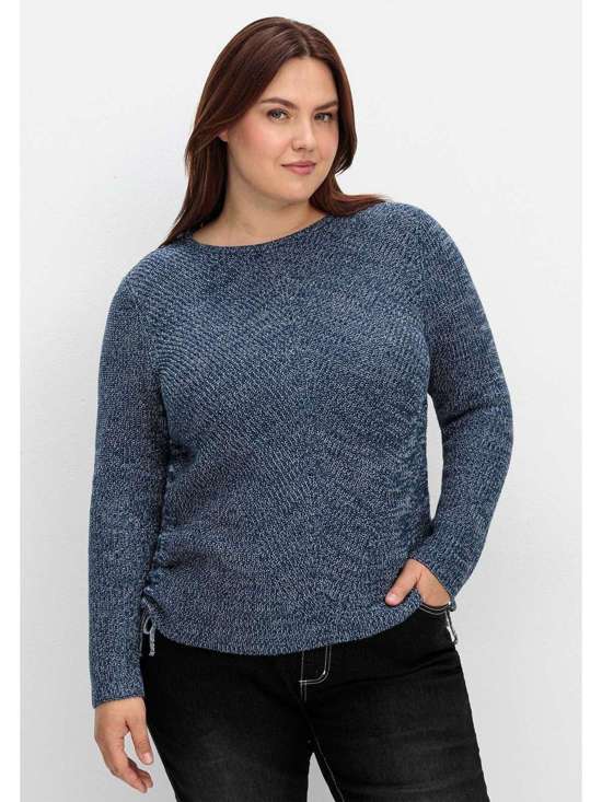 Свитер с круглым вырезом, ребристым узором и оборками по бокам. Große Größen