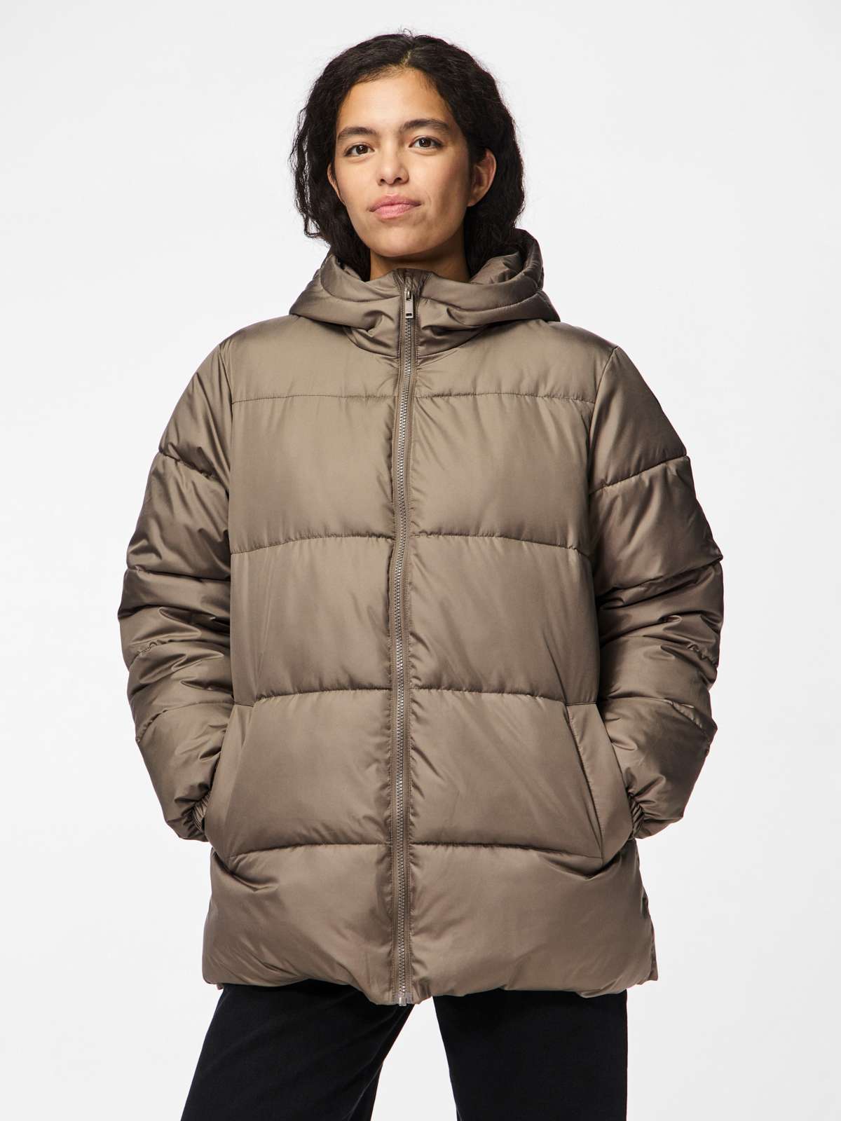Стеганая куртка с капюшоном PCMADDIE PUFFER JACKET NOOS BC