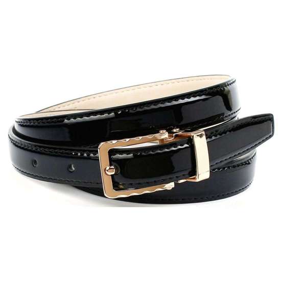 Кожаный ремень узкой формы из лакированной кожи.