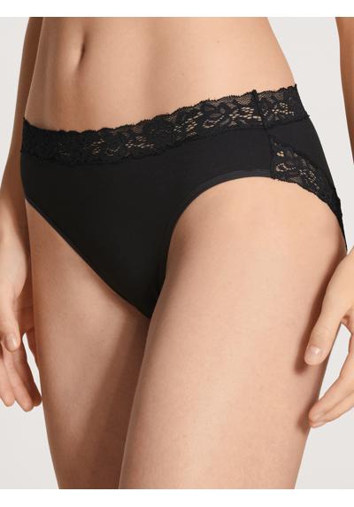 Трусики с кружевом на поясе и вырезе для ног. Natural Comfort Lace