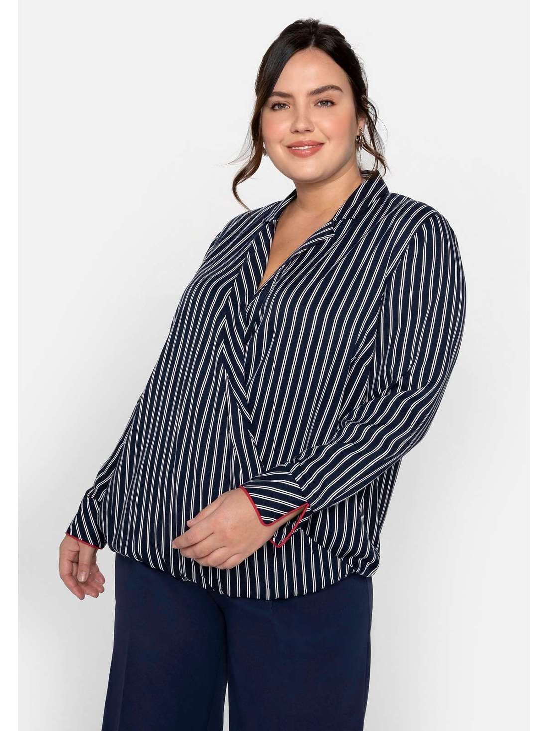 Туника с запахом и эластичным поясом по подолу. Große Größen