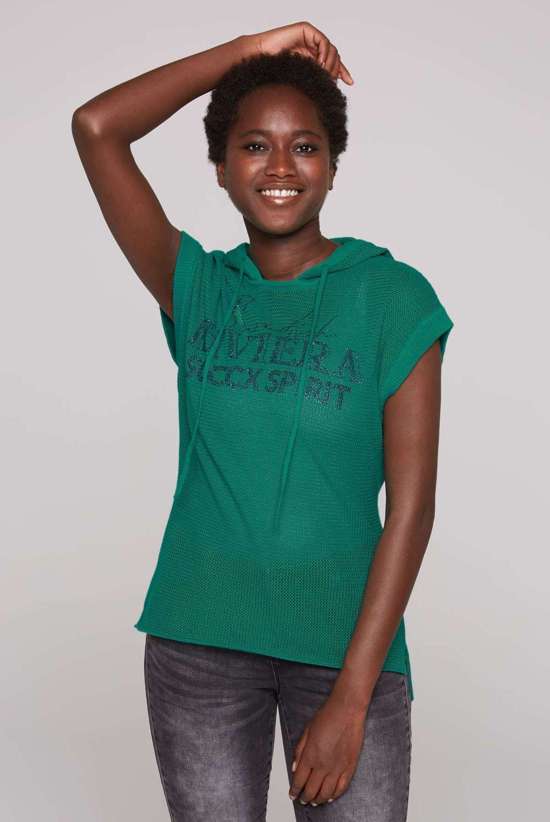 Жилет-свитер с разрезами по бокам