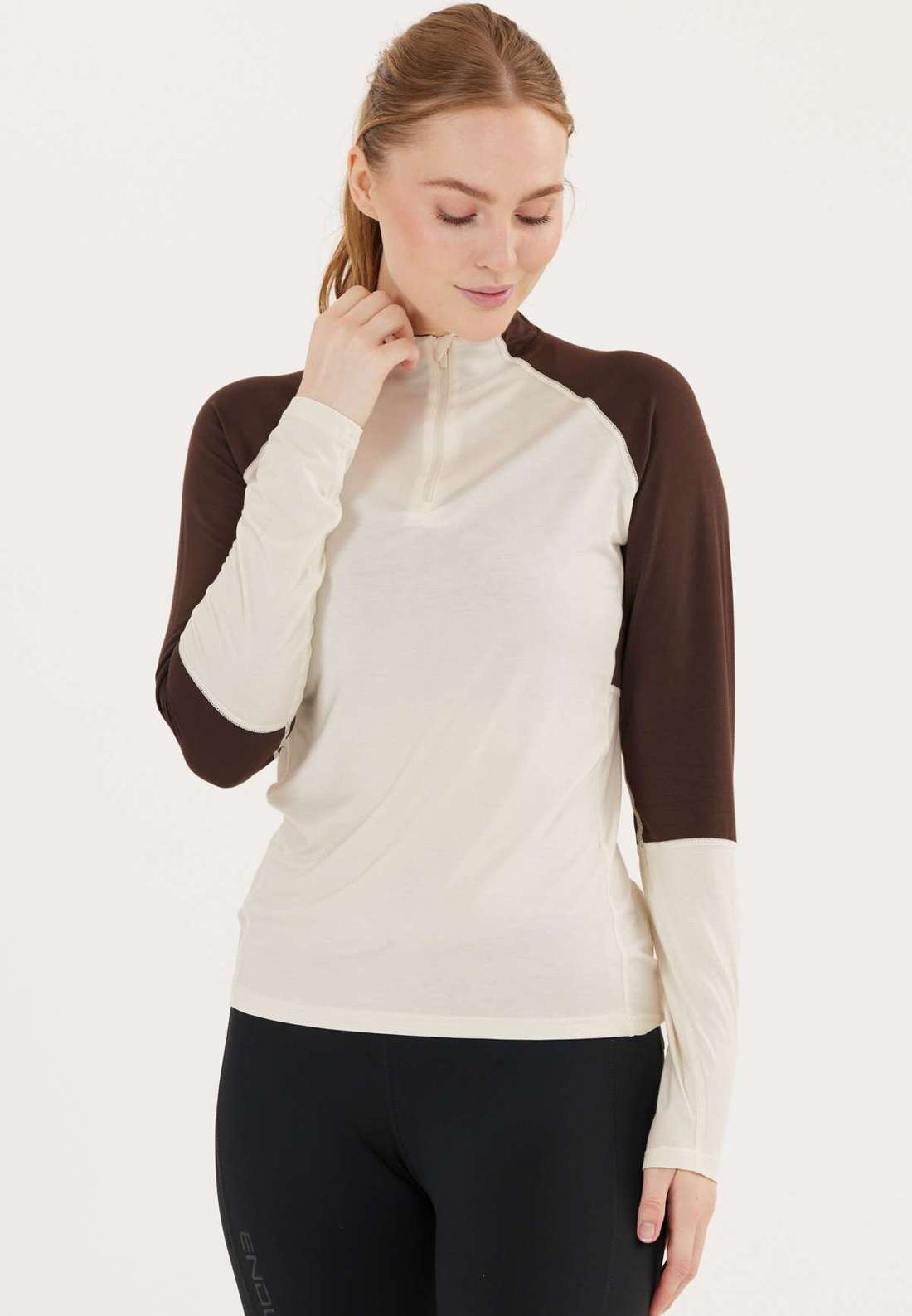 Функциональная рубашка с практичной функцией быстрой сушки. Abbye