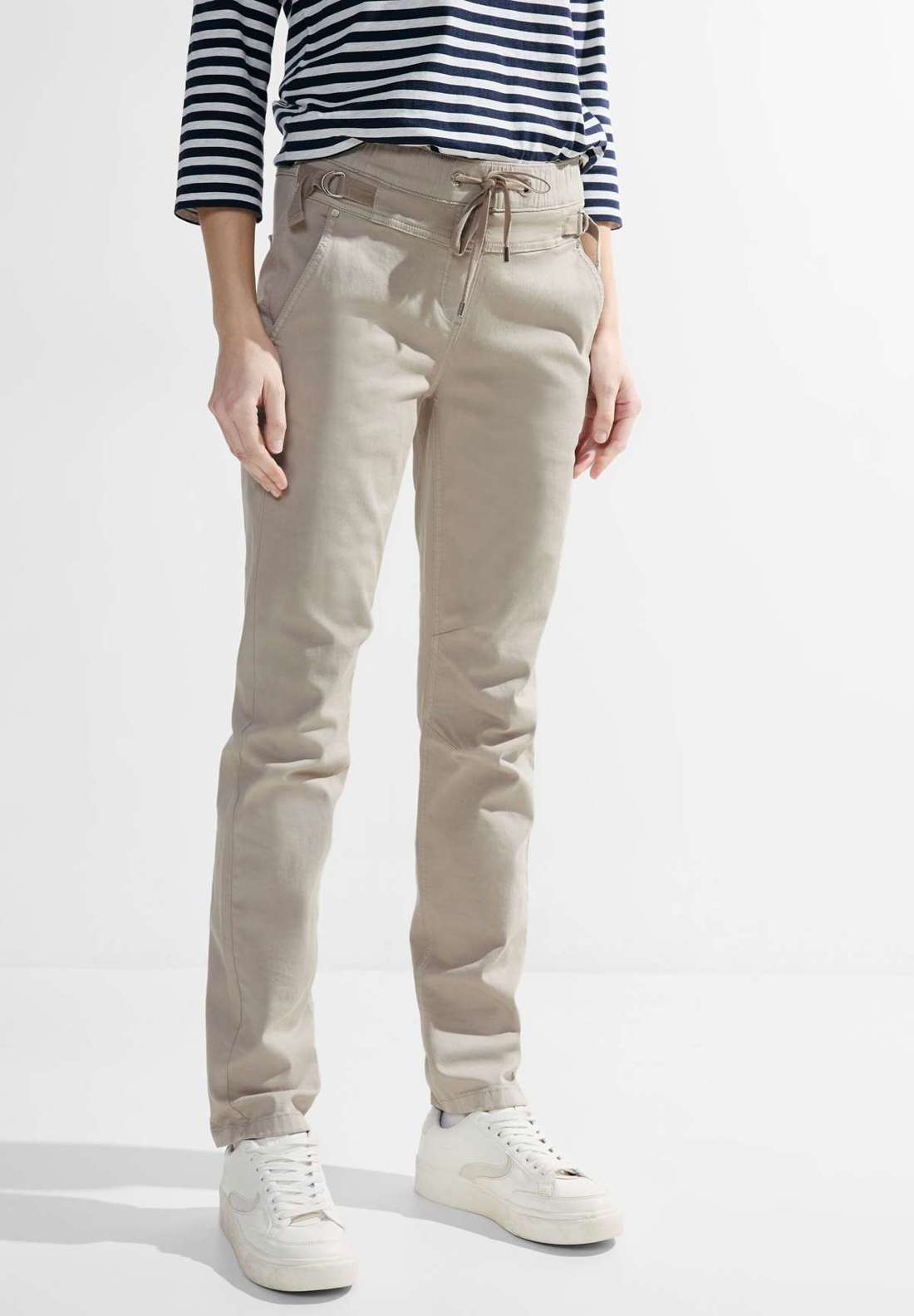 Узкие брюки на кулиске