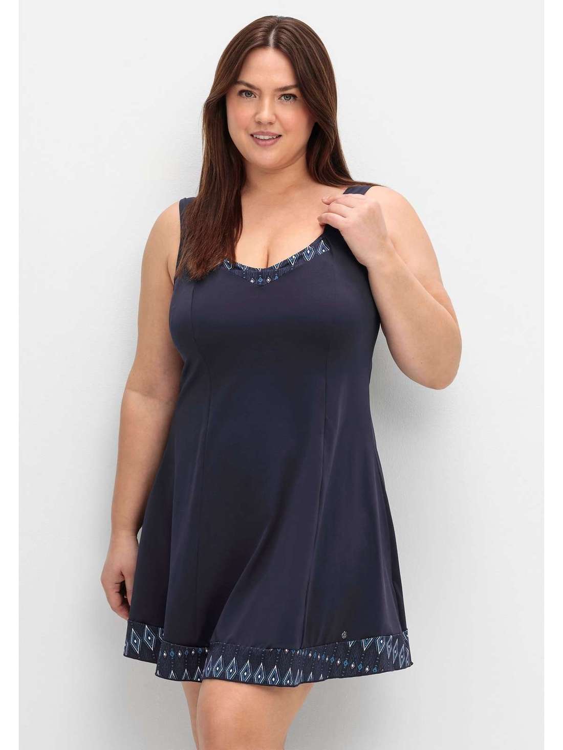 Купальник с фиксированными трусиками и мягкими чашечками на подкладке. Große Größen