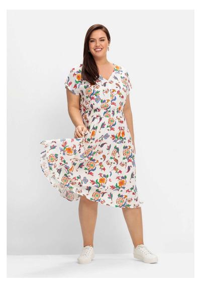 Летнее платье с цветочным принтом и широкой юбкой