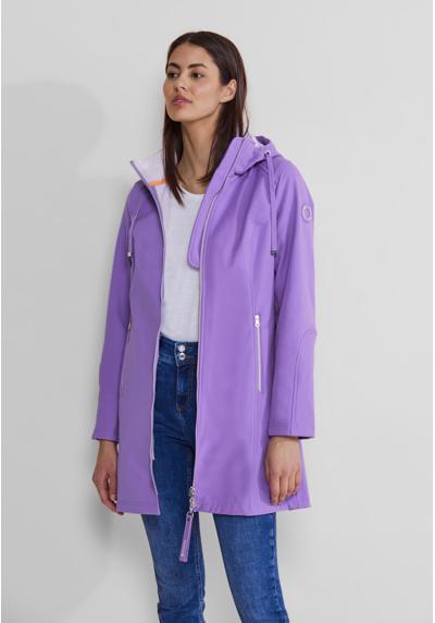 Куртка Softshell, с капюшоном, на двусторонней молнии.
