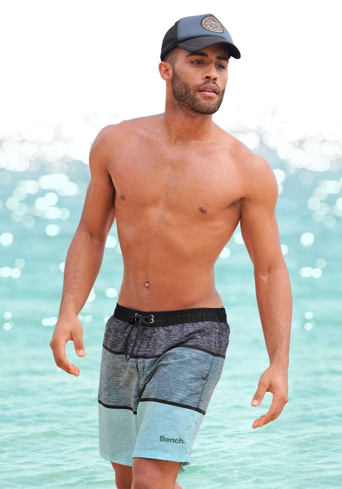 Шорты для плавания в модном стиле в полоску. Mac