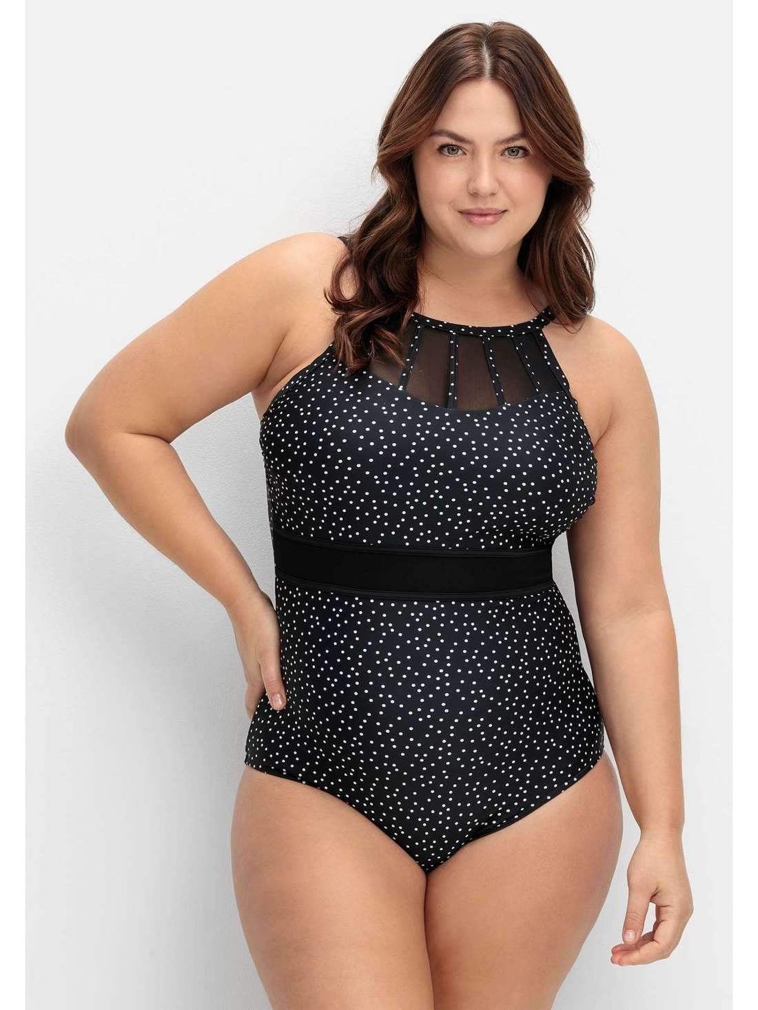 Купальник со вставкой из полупрозрачной сетки. Große Größen