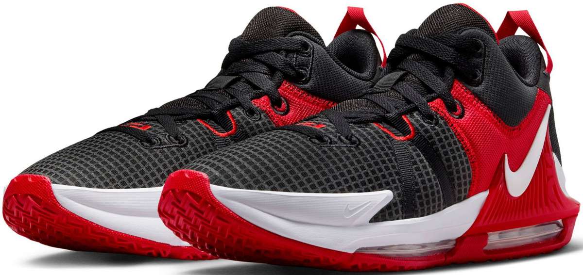 Баскетбольная обувь LeBron Witness 7