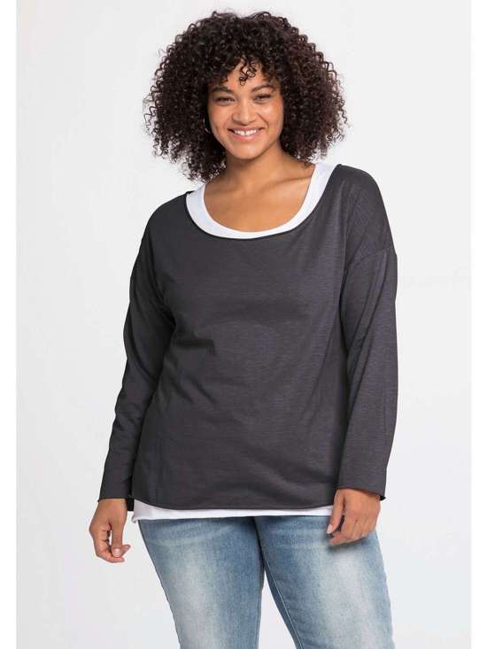 Рубашка с длинными рукавами и контрастная майка. Große Größen