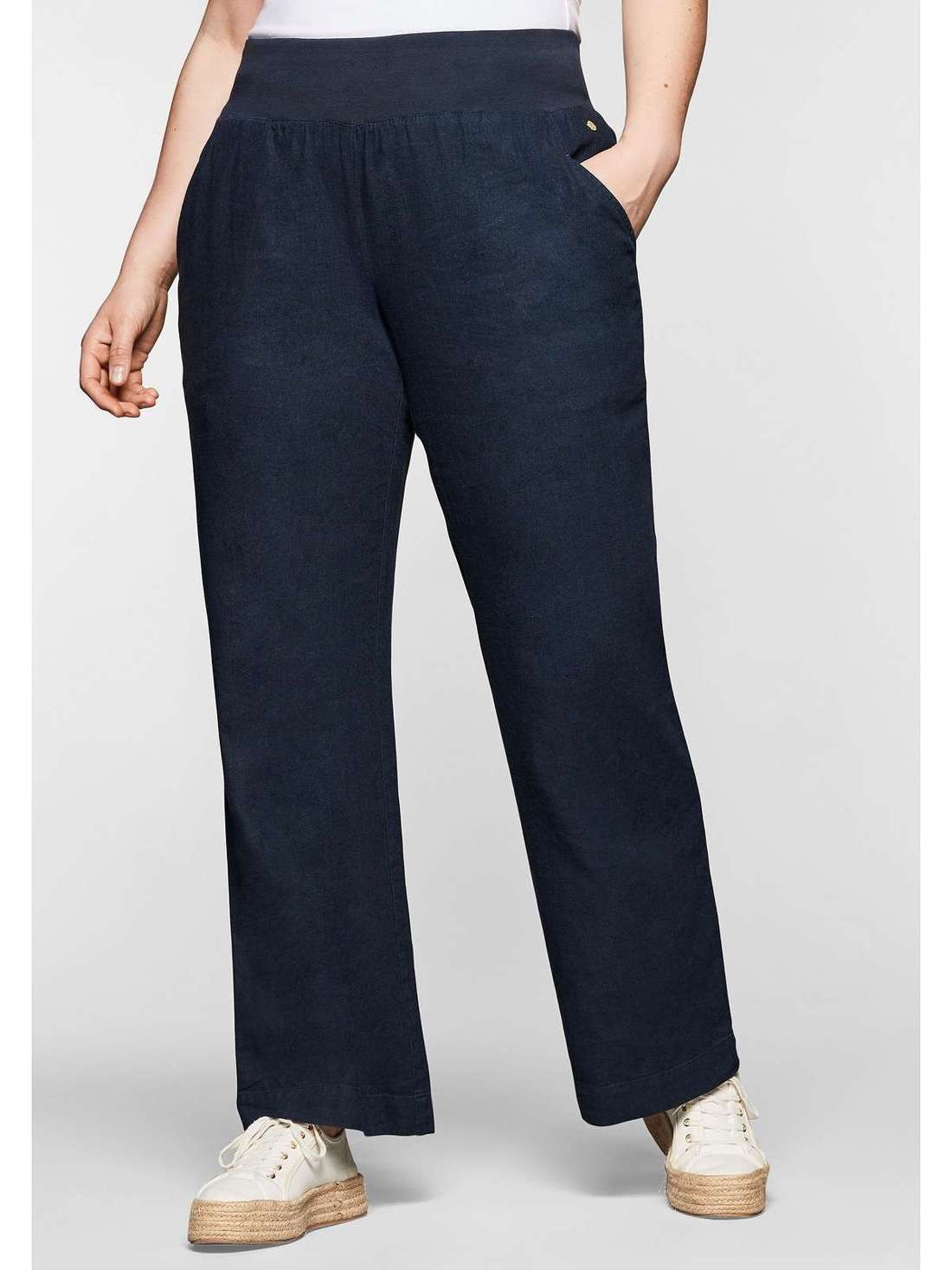 Тканевые брюки кроя Марлен из смеси льна и вискозы. Große Größen