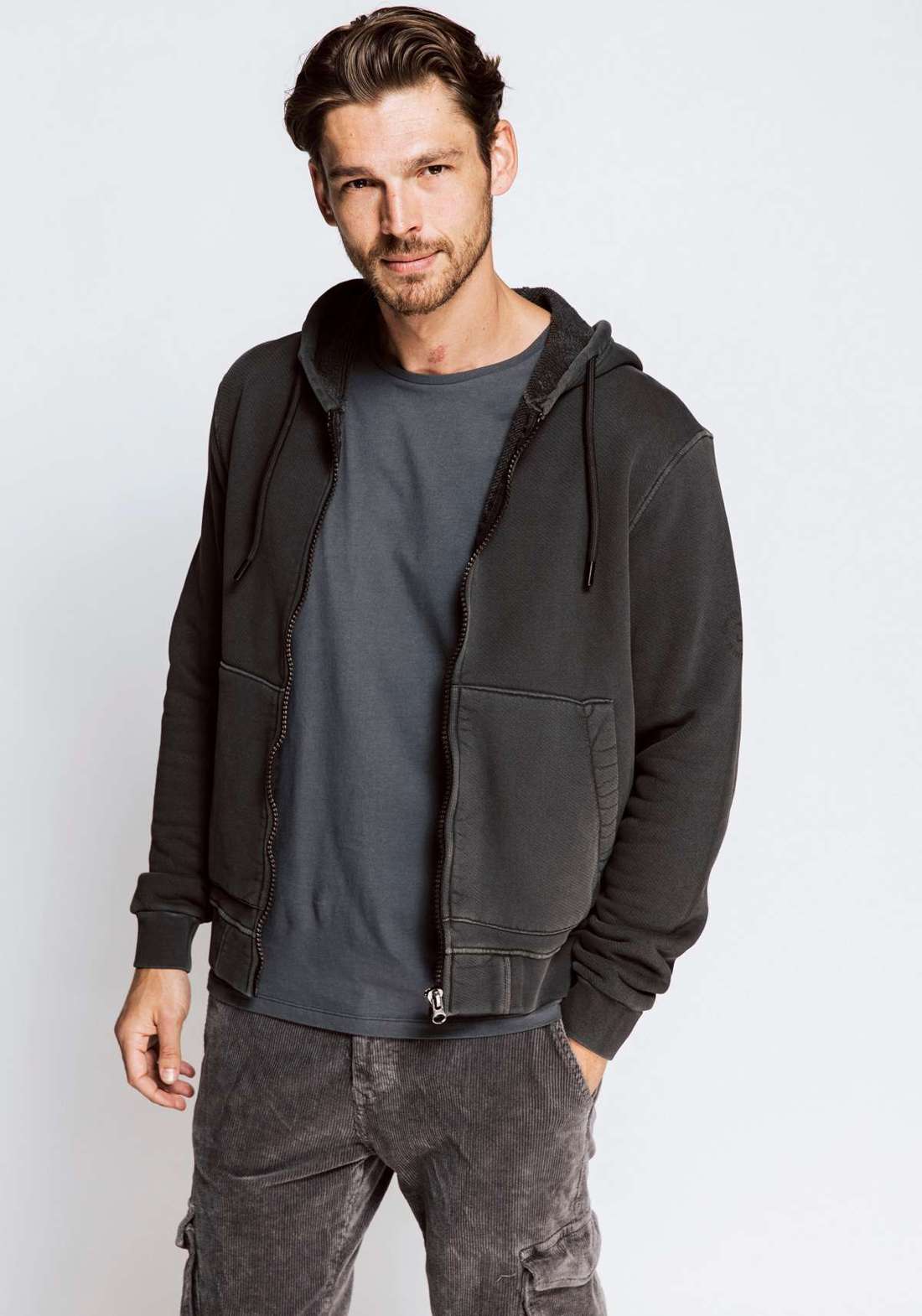 Худи с потертым эффектом