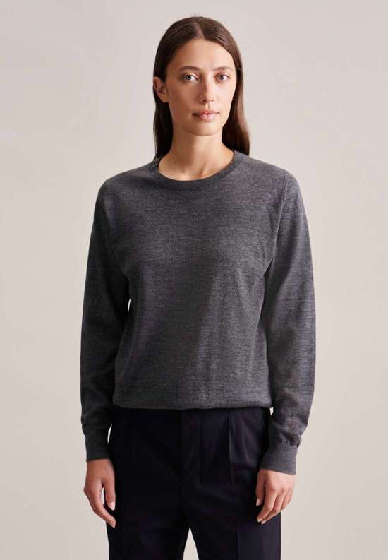 Вязаный свитер Schwarze Rose