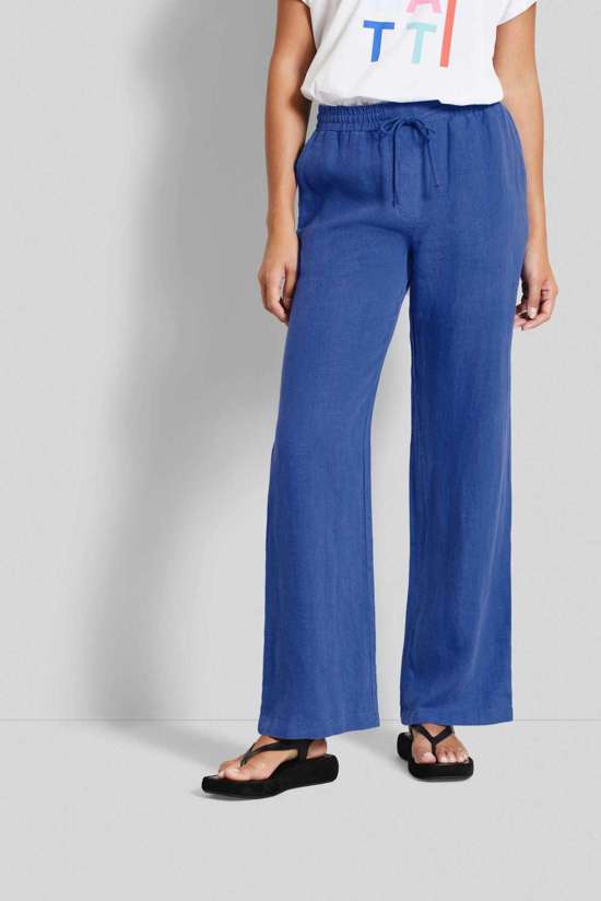 Брюки из ткани на резинке.