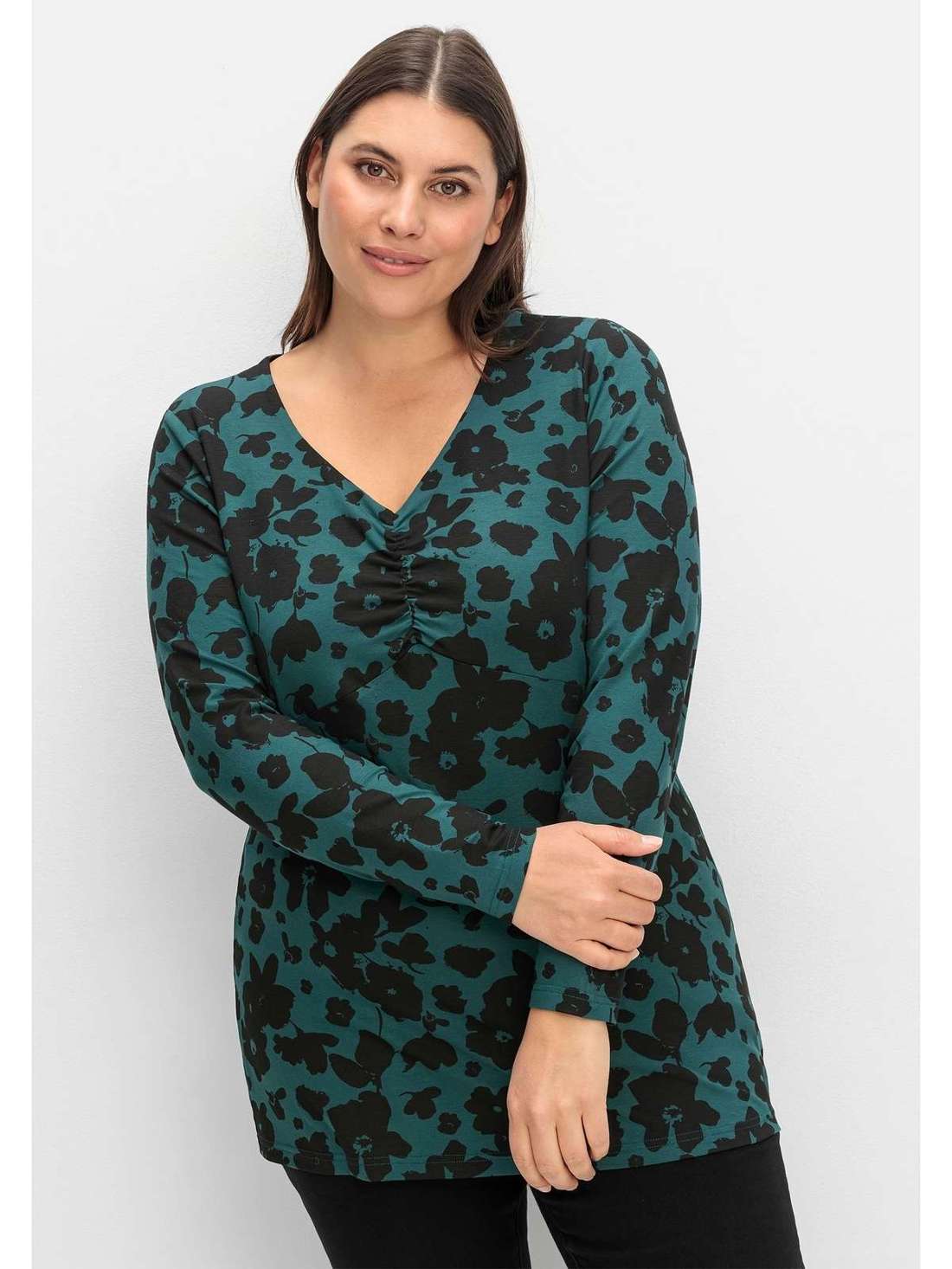 Рубашка с длинными рукавами, цветочным принтом и V-образным вырезом Große Größen