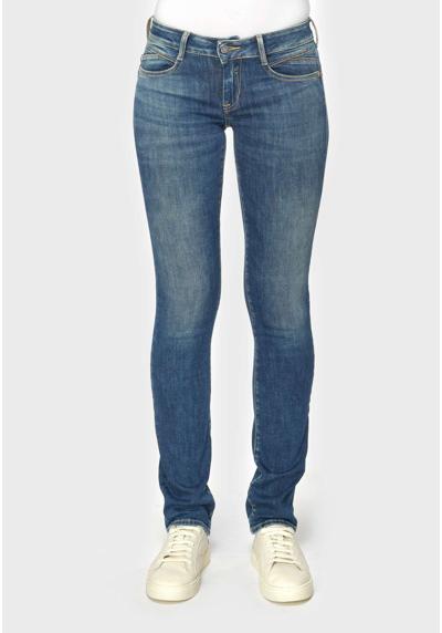 Прямые джинсы в современном дизайне