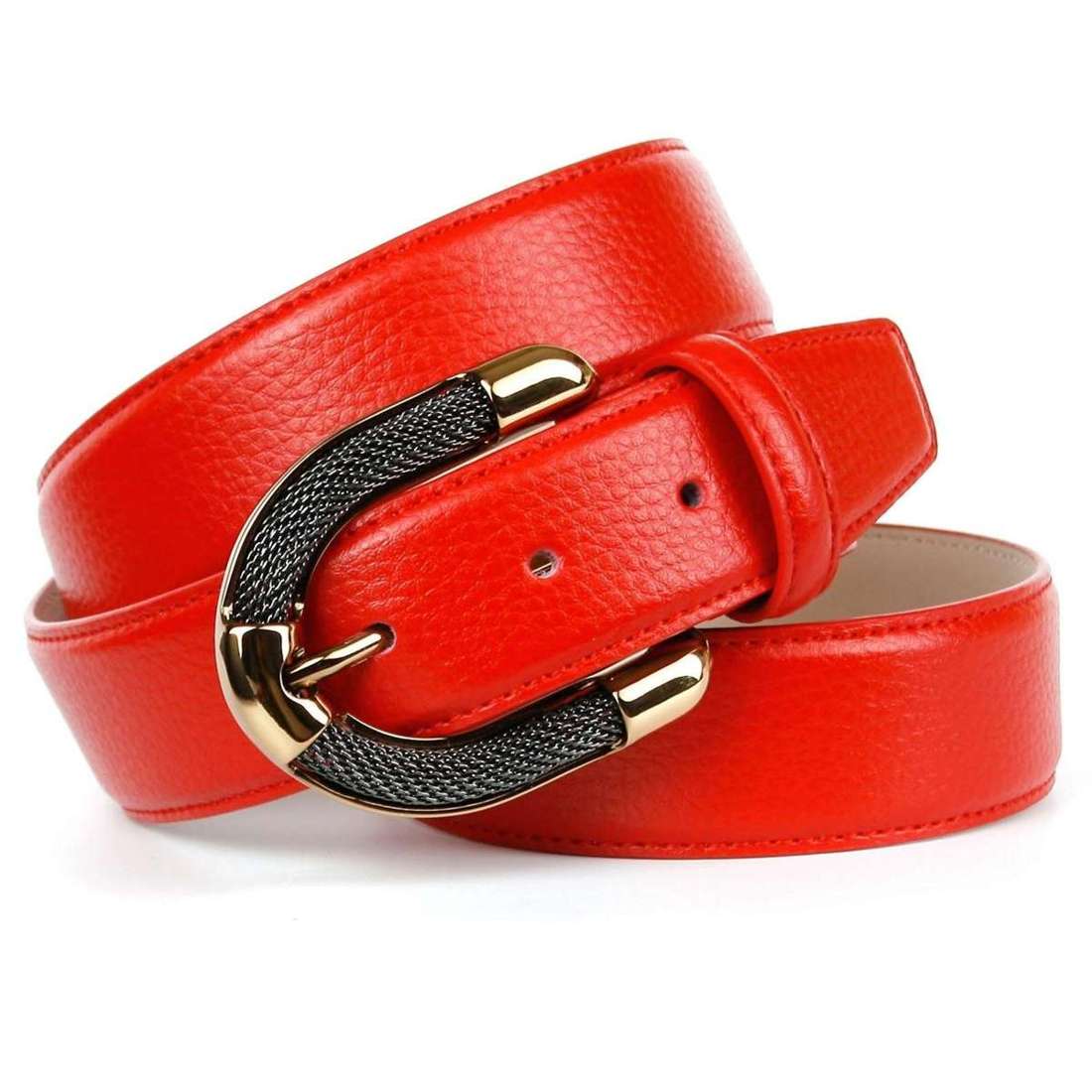 Кожаный ремень с изысканной ювелирной застежкой золотого цвета.