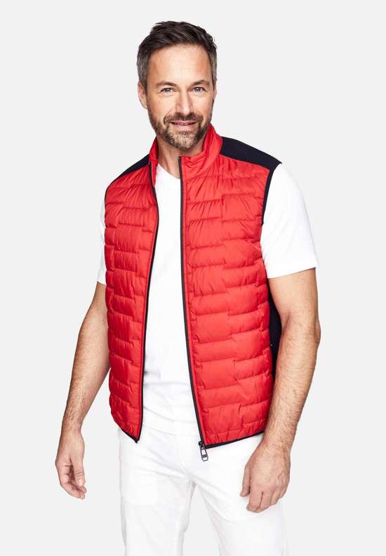 Стеганый жилет с водоотталкивающей функцией.
