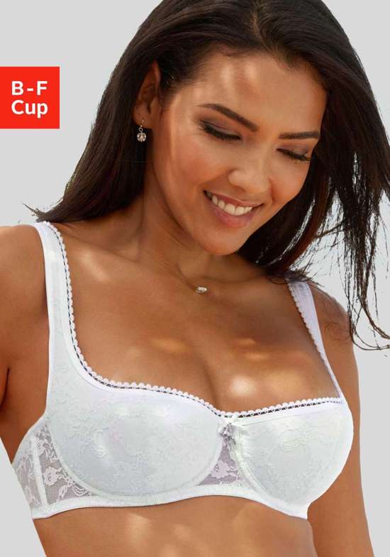 Бюстгальтер с чашечкой на косточках и красивым квадратным вырезом.