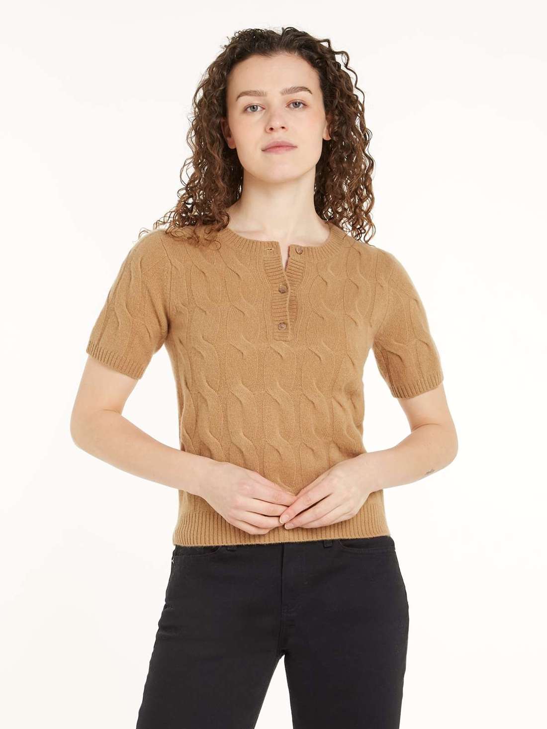 Вязаный свитер косным узором SOFT WOOL CABLE SS HENLEY