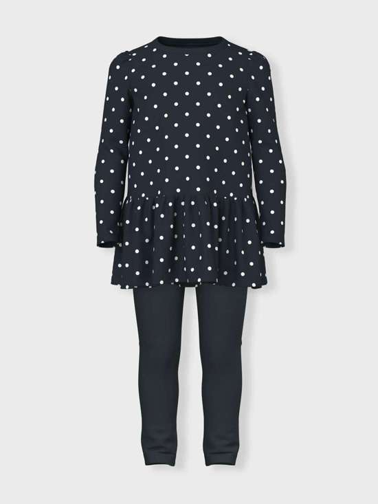 Рубашка с длинными рукавами и леггинсы