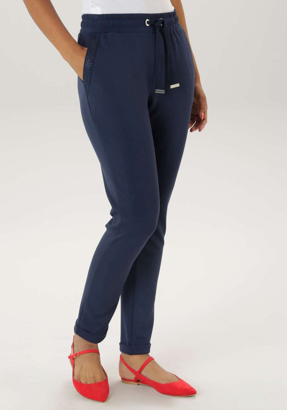 Брюки без застежки со стразами на боковых карманах - НОВАЯ КОЛЛЕКЦИЯ