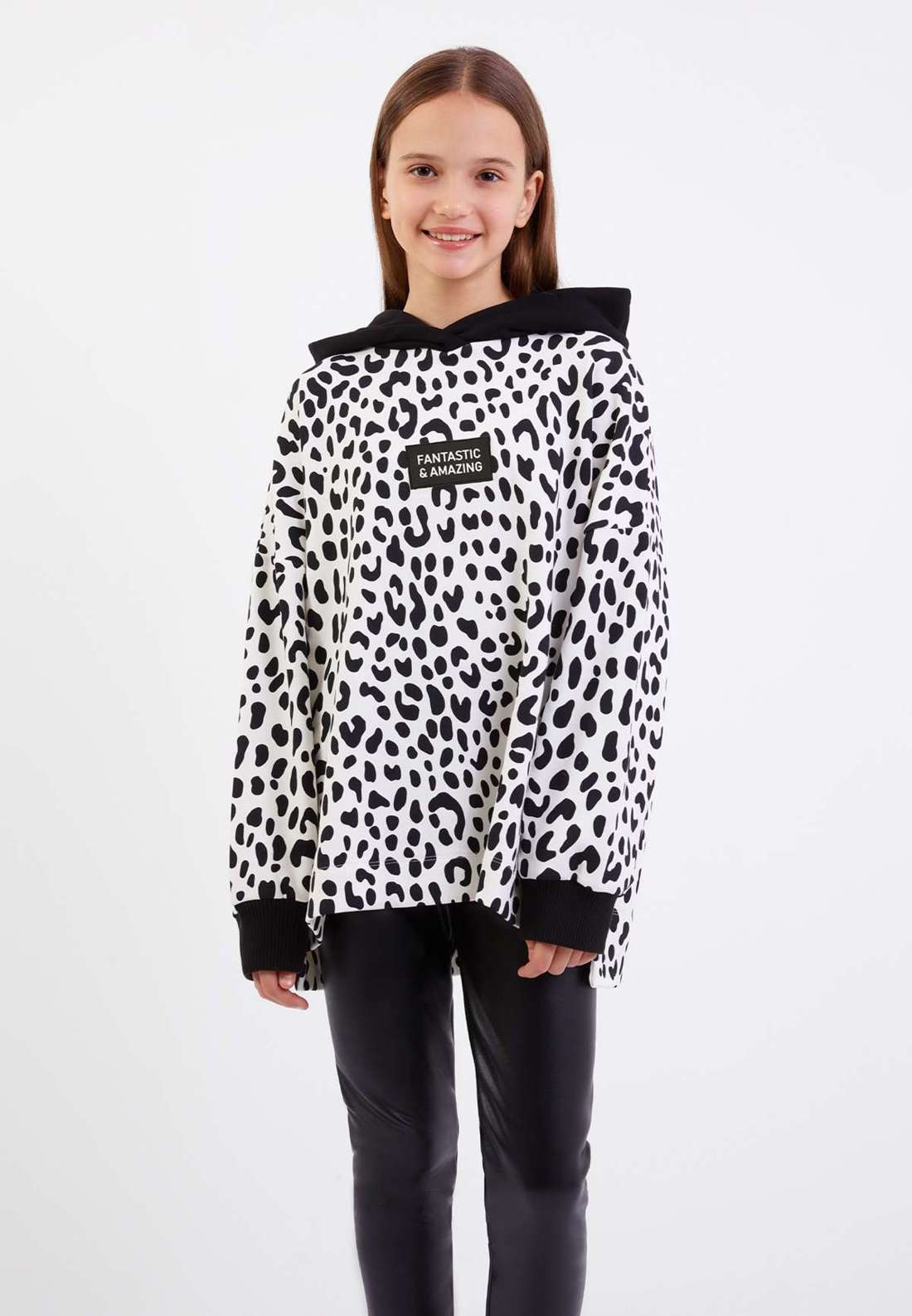 Толстовка с капюшоном и крутым принтом по всей поверхности