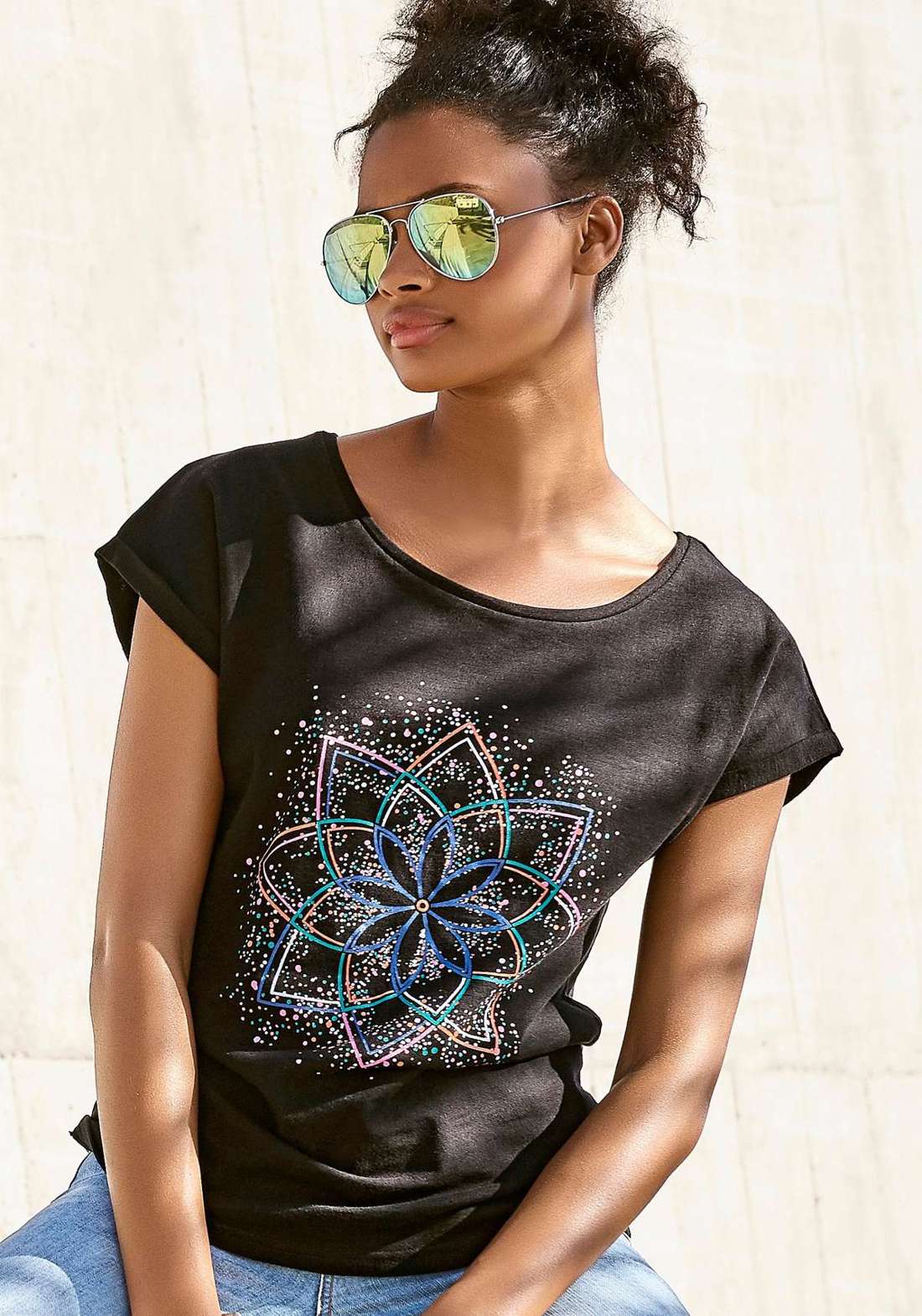 футболка mit modischem Frontdruck