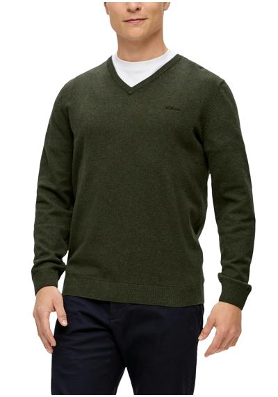 Вязаный свитер в крапинку с вышивкой логотипа.