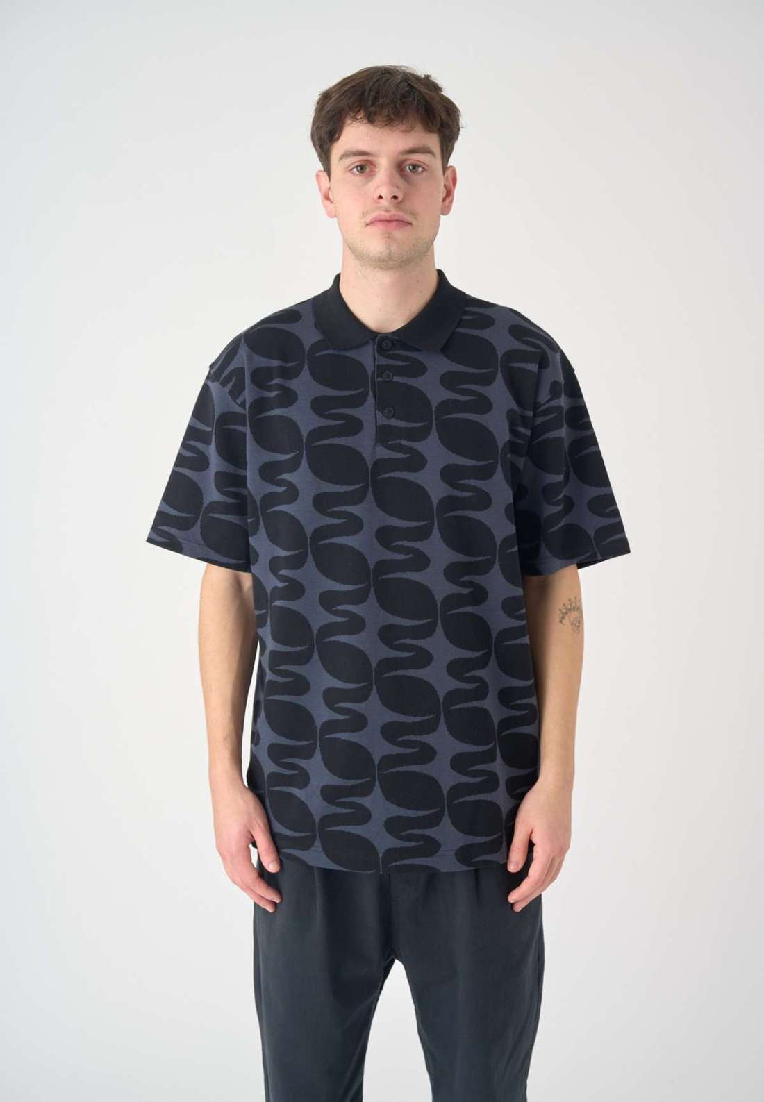 Рубашка-поло с великолепным дизайном по всей поверхности. Galactic