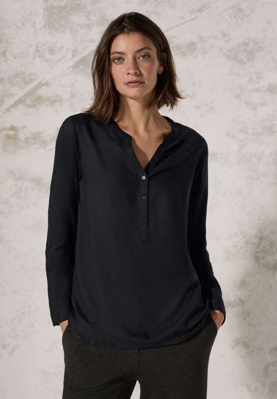 Блузка с длинными рукавами